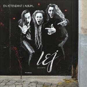 En Attendant L'album...